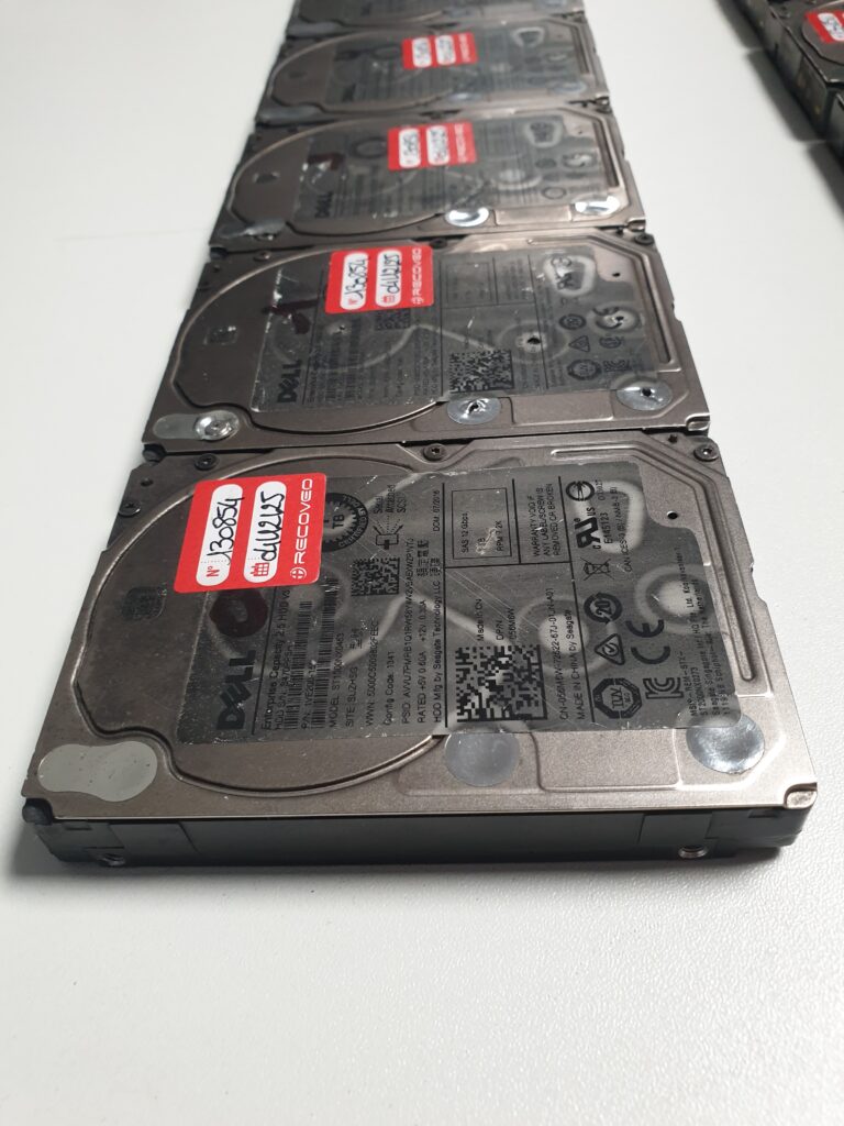 Image des disques durs endommagés par l'incendie